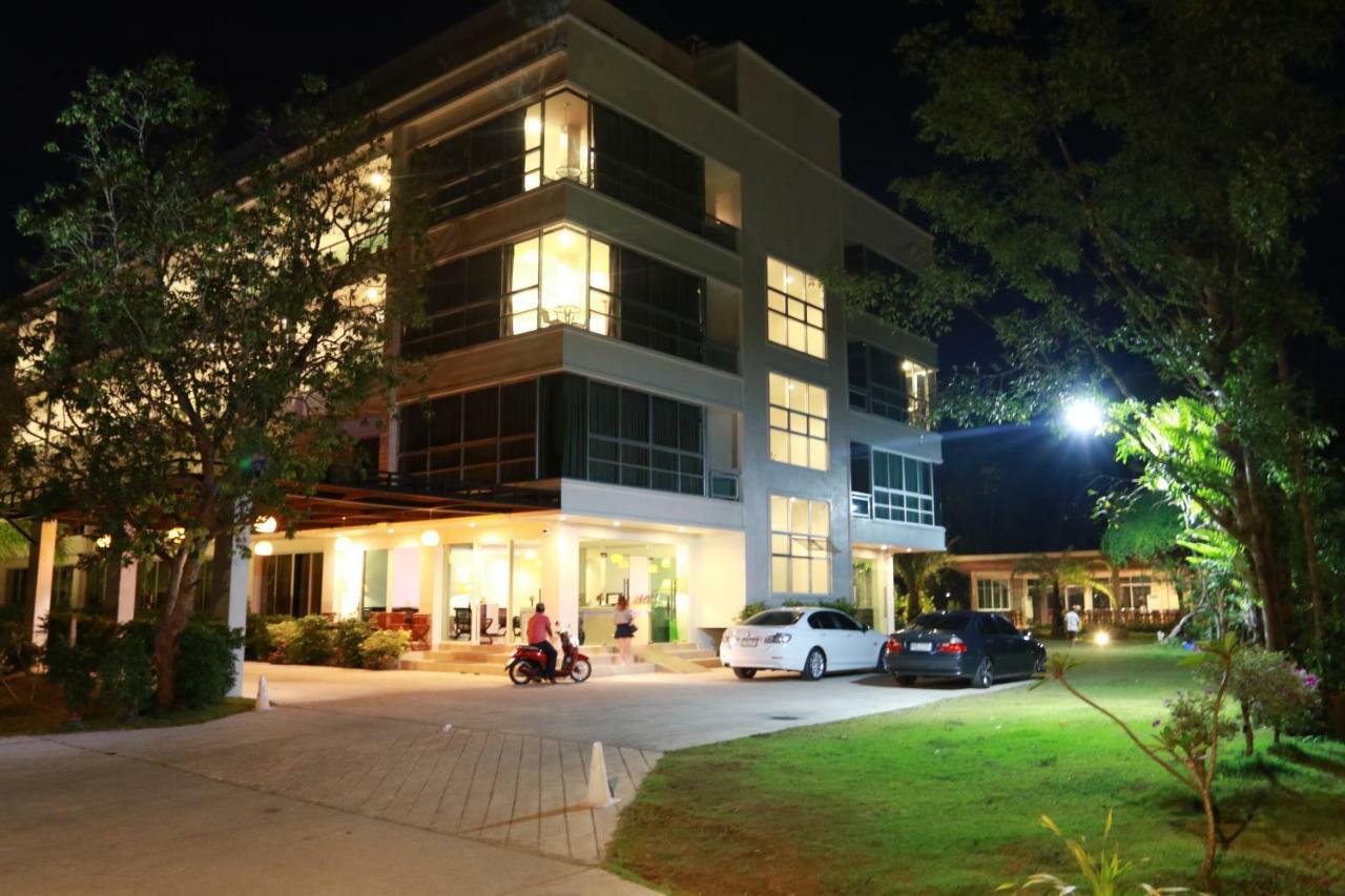 The Pano Hotel & Residence Ao Nang Exterior foto